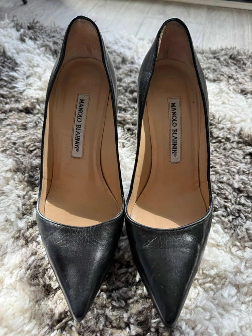 Manolo Blahnik Black Leather Pointed Toe Stiletto Pumps - Picture 3 of 7